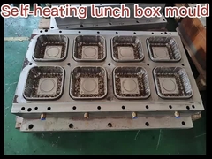 Пластмасса из формы печенья в деревянном чехле